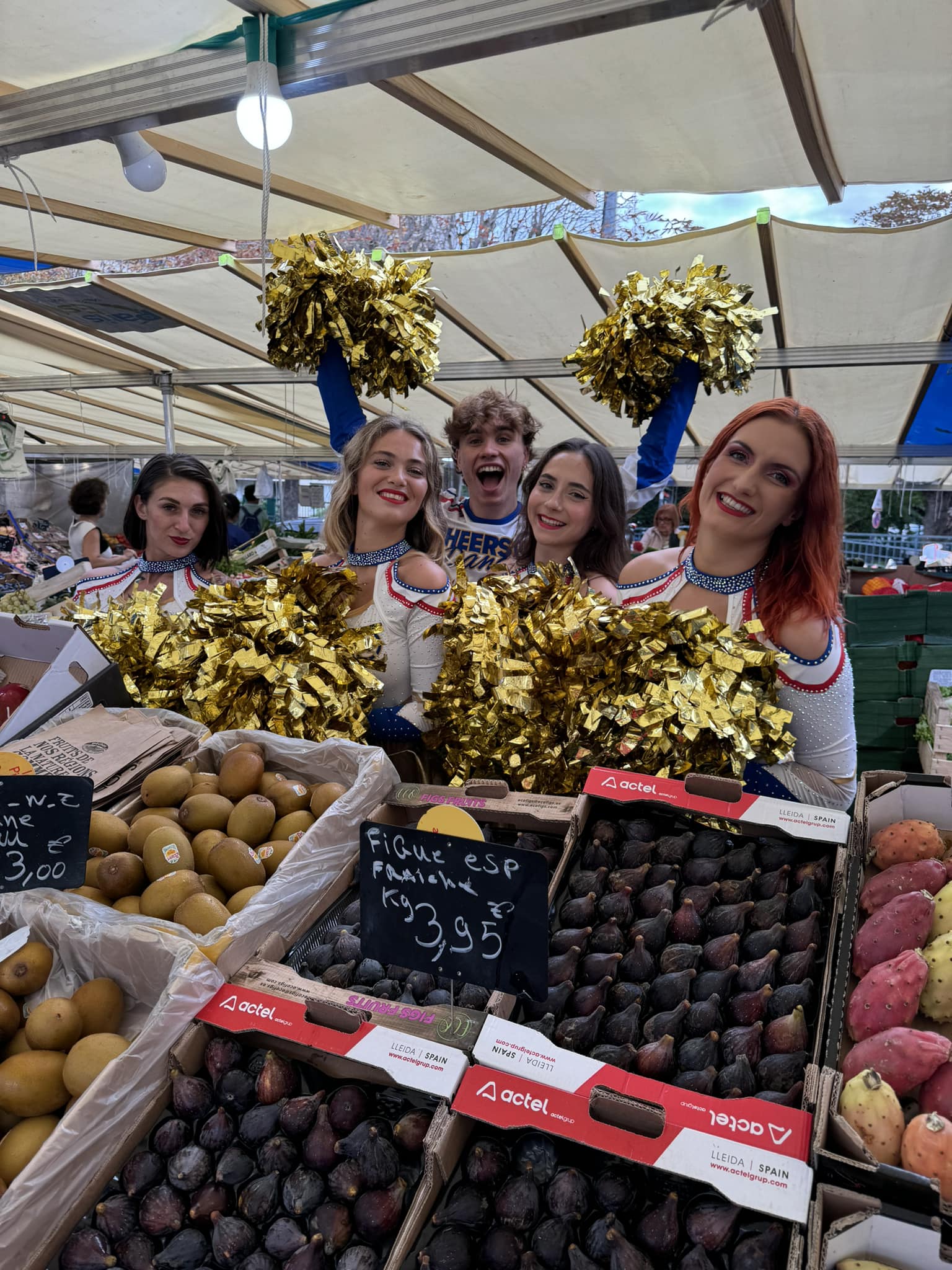pom-pom girls marché