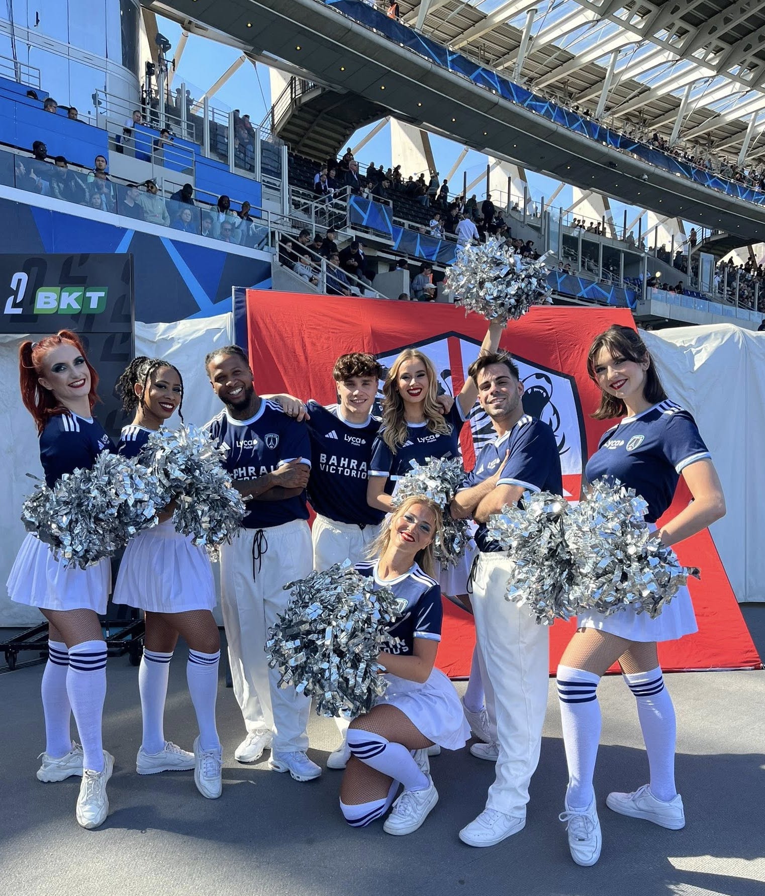 pom-pom girls football
